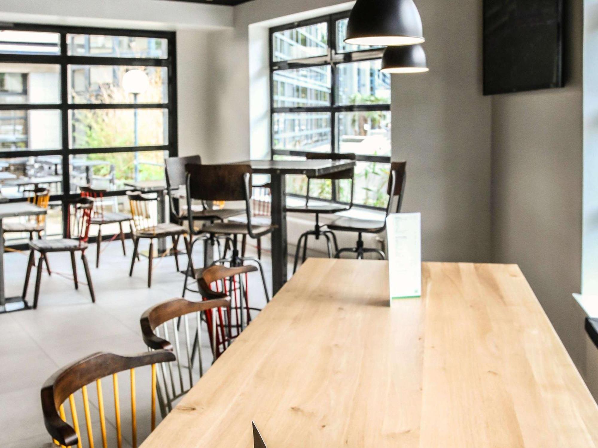 Ibis Styles Clermont-Ferrand Republique Hotell Exteriör bild
